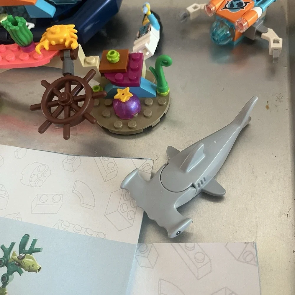 LEGO CITY: Explorer Diving Boat (60377) Scuba Turtles Hammerhead Shark Stingray